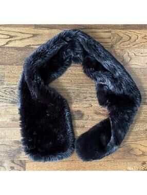 ✨ Cache Black Faux Fur Stole / Scarf – Satin Lining